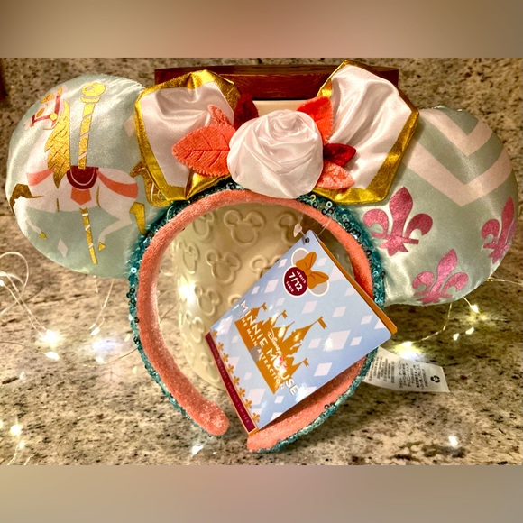 Disney Accessories - Disney Parks Minnie Mouse Main Attraction Ear Headband King Arthur's Carousel